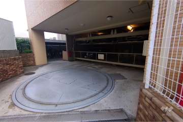 敷地内駐車場（屋内機械式）