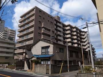 クレアーレ塚口の外観（南東側から）