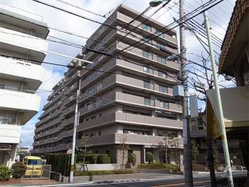 クレアーレ塚口の外観（南西側から）