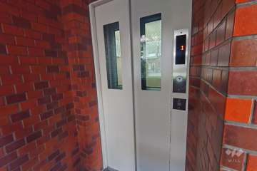 共用のエレベーター