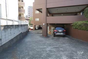 敷地内駐車場（屋内平面式）