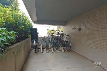 駐輪場（屋根付き）