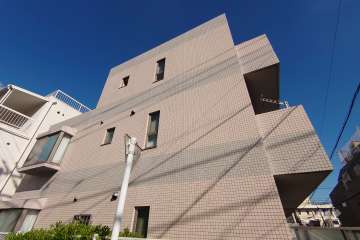 パークノヴァ目黒不動前の外観（西側から）