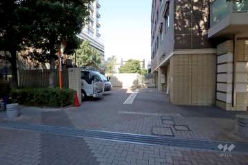 駐車場の出入り口