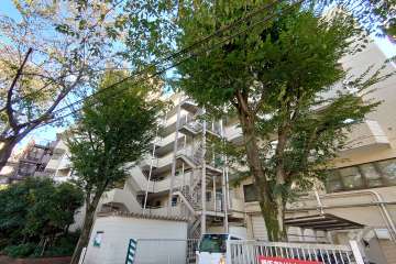 マートルコート目黒不動の外観（北西側から）