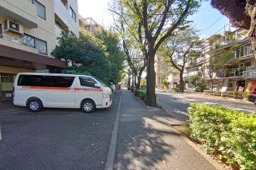 敷地北西側の前面道路