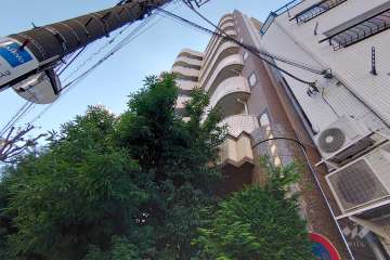 ライオンズヴィアーレ荏原中延の外観（北東側から）