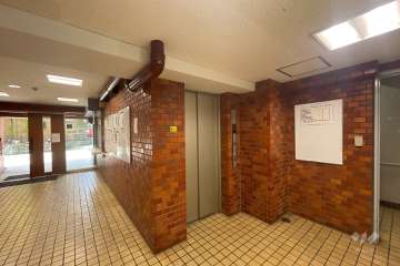 共用のエレベーター