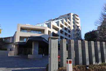 アリュールゼームス坂の外観(北西側から)