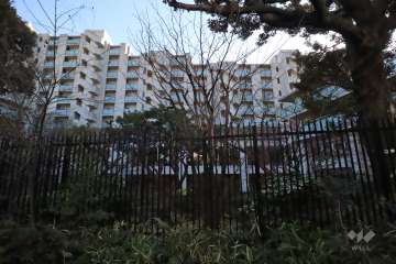 アリュールゼームス坂の外観(北側から)