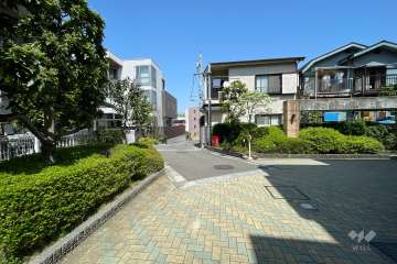 敷地北側の前面道路