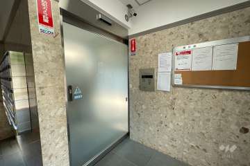 エントランスはオートロック付きです。