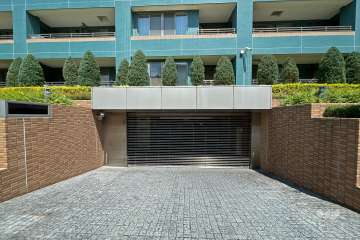 駐車場出入口（リングシャッター付き）