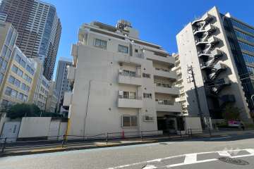 パラスト五反田の外観（東側から）