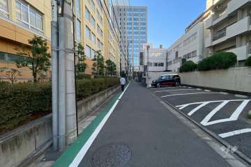 敷地南側の前面道路　
