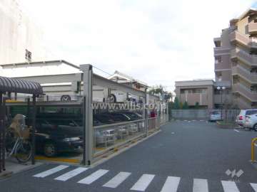 敷地内駐車場（機械式と平面があります）