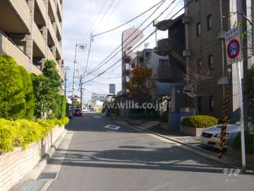 敷地南側の前面道路