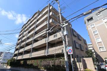 ロイヤルアーク武庫之荘の外観（南東側から）