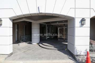 ロイヤルアーク武庫之荘のエントランス