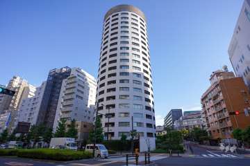 パークハウスオータワーの外観（北側から）　