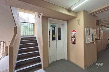 エレベーターホール(1階)