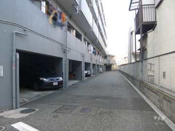 敷地内駐車場（屋内平面式）