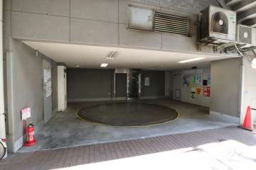 駐車場の出入り口