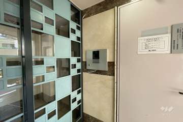 エントランスはオートロック付きです。