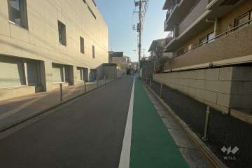 敷地南東側の前面道路