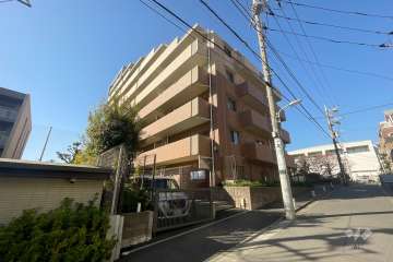 シャールレーク大井桜通りの外観（東側から）