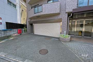 駐車場の出入り口