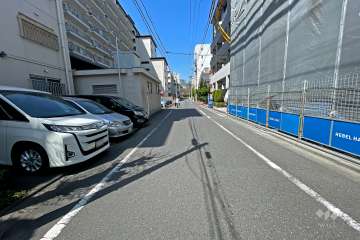 敷地北側の前面道路
