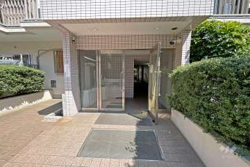エントランスアプローチ（南側）