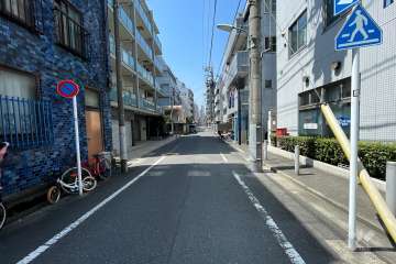 敷地南側の前面道路