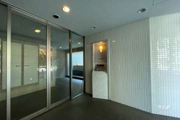 エントランスはオートロックつきです。