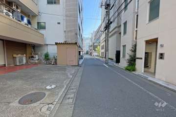 敷地北側の前面道路