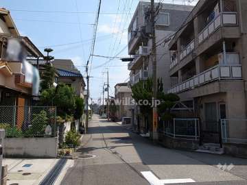 敷地北側の前面道路