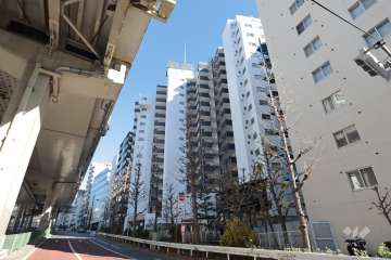 新池田山マンションの外観(南西側から)　　