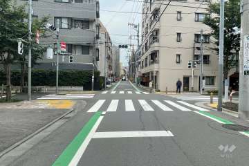 敷地北側の前面道路