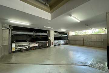 敷地内駐車場（屋内機械式）