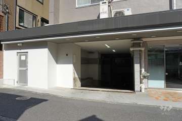 駐車場の出入り口