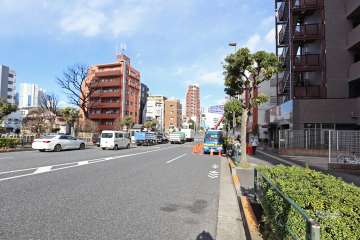 敷地北西側の前面道路