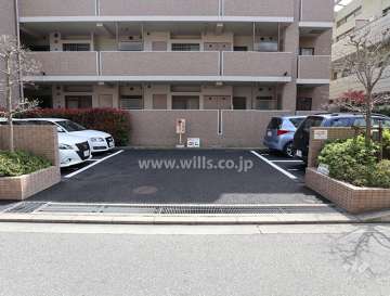 駐車場の出入り口