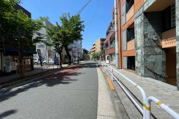 敷地西側前面道路（南側から）