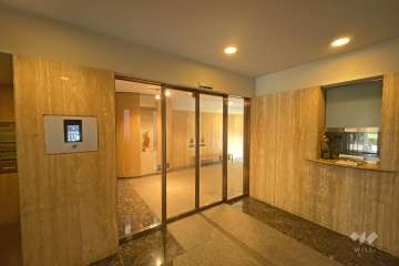 エントランスはオートロック付きです。