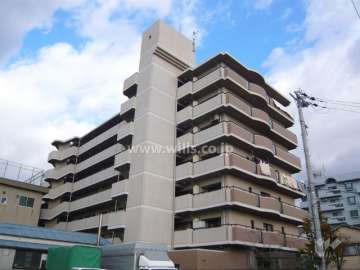 ユニライフ尼崎長洲の外観（南西側から）