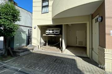 敷地内駐車場（屋内機械式）