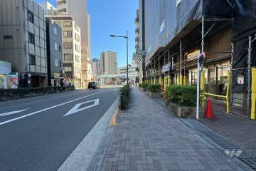 敷地北側の前面道路