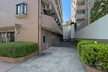 駐車場の出入り口