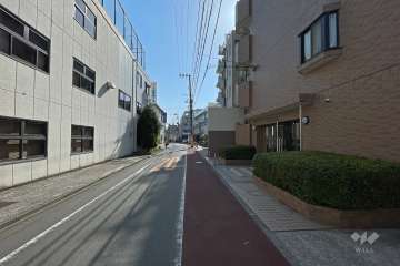 敷地北側の前面道路